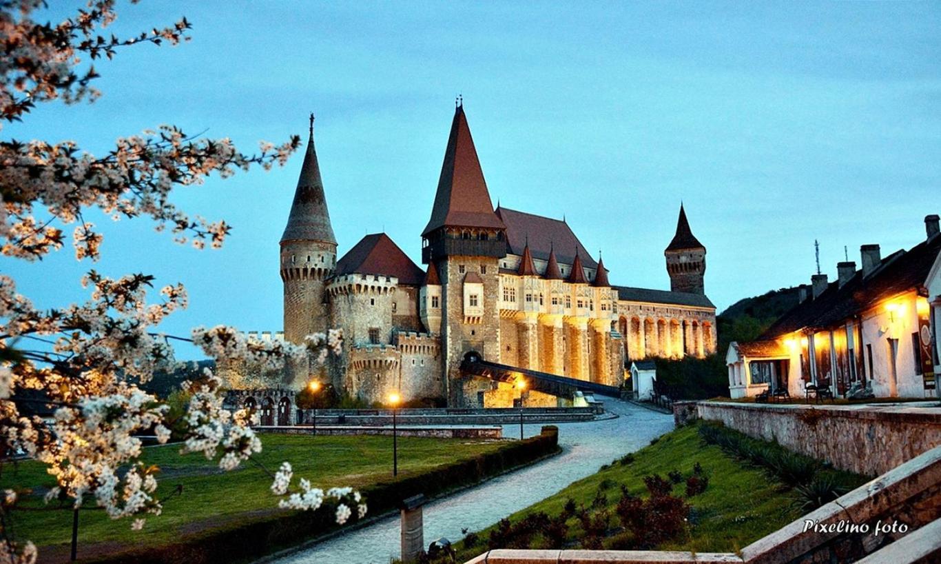 Studio Central Hunedoara Buitenkant foto